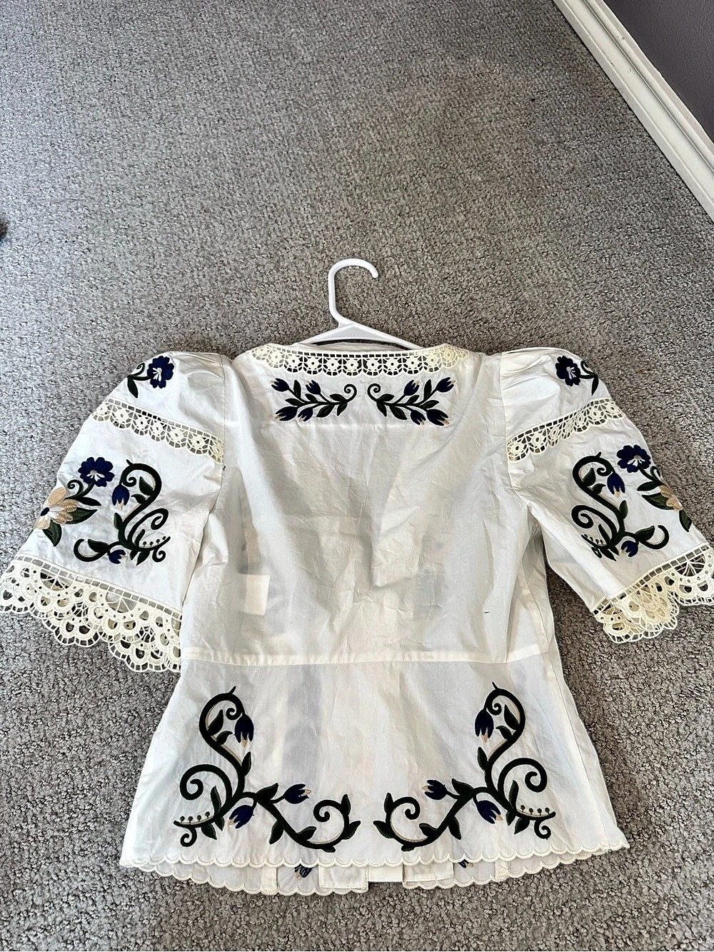 Farm Rio Off-White Flower Embroidery Puff Sleeve Blouse XS - Picture 3 of 5
